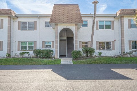 Condo in Clearwater, Florida, 2 bedrooms  № 2233062