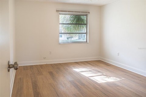 Condo in Clearwater, Florida, 2 bedrooms № 2233062 - photo 8