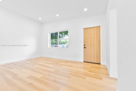 Casa en venta en North Miami, Florida, 3 dormitorios, 98.85 m2 № 1683388 - foto 12