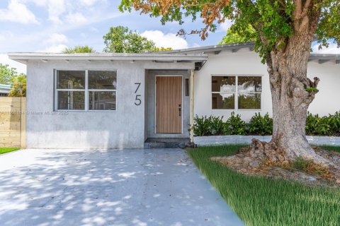 Casa en venta en North Miami, Florida, 3 dormitorios, 98.85 m2 № 1683388 - foto 1