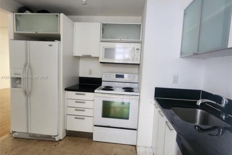 Appartement à louer à Bay Harbor Islands, Floride: 1 chambre, 69.68 m2 № 2168423 - photo 8