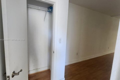 Appartement à louer à Bay Harbor Islands, Floride: 1 chambre, 69.68 m2 № 2168423 - photo 5