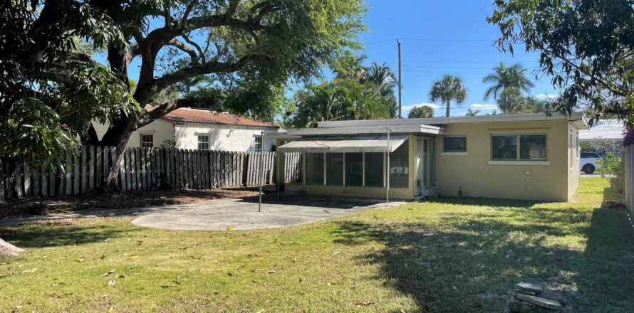 House in West Palm Beach, Florida 2 bedrooms, 91.97 sq.m. № 945120