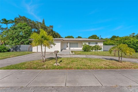 Villa ou maison à vendre à Miami, Floride: 3 chambres, 149.94 m2 № 1975638 - photo 28