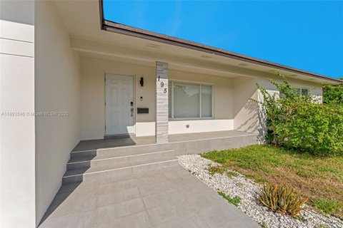 Villa ou maison à vendre à Miami, Floride: 3 chambres, 149.94 m2 № 1975638 - photo 26