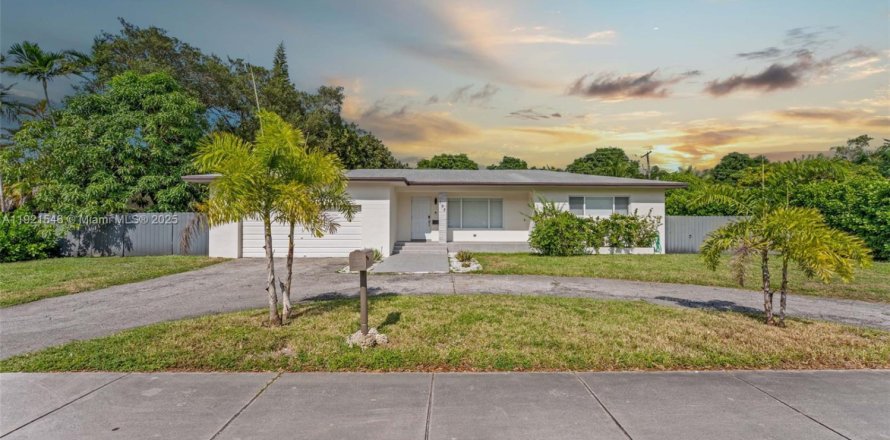Villa ou maison à Miami, Floride 3 chambres, 149.94 m2 № 1975638