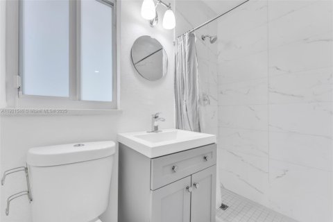 Villa ou maison à vendre à Miami, Floride: 3 chambres, 149.94 m2 № 1975638 - photo 16