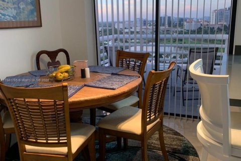 Снять в аренду кондоминиум в Авентура, Флорида 2 спальни, 109.72м2, № 1958758 - фото 4