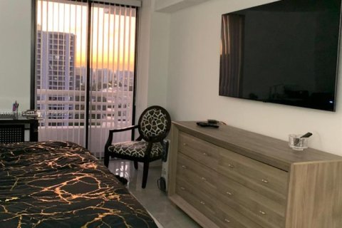 Снять в аренду кондоминиум в Авентура, Флорида 2 спальни, 109.72м2, № 1958758 - фото 10