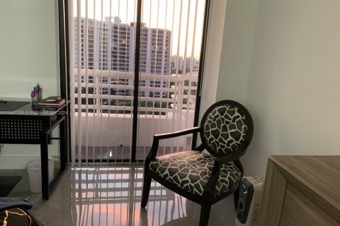 Снять в аренду кондоминиум в Авентура, Флорида 2 спальни, 109.72м2, № 1958758 - фото 11