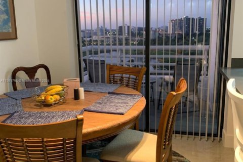 Снять в аренду кондоминиум в Авентура, Флорида 2 спальни, 109.72м2, № 1958758 - фото 5