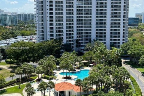 Снять в аренду кондоминиум в Авентура, Флорида 2 спальни, 109.72м2, № 1958758 - фото 19