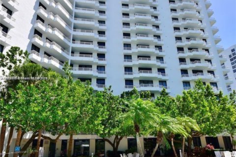 Снять в аренду кондоминиум в Авентура, Флорида 2 спальни, 109.72м2, № 1958758 - фото 16