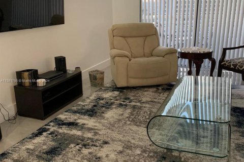 Снять в аренду кондоминиум в Авентура, Флорида 2 спальни, 109.72м2, № 1958758 - фото 1