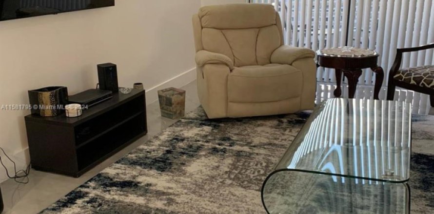 Кондоминиум с 2 спальнями в Авентура, Флорида № 1958758