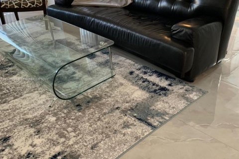 Снять в аренду кондоминиум в Авентура, Флорида 2 спальни, 109.72м2, № 1958758 - фото 2