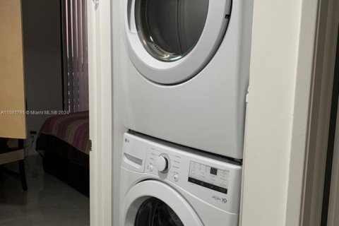 Снять в аренду кондоминиум в Авентура, Флорида 2 спальни, 109.72м2, № 1958758 - фото 8