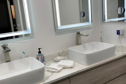 Снять в аренду кондоминиум в Авентура, Флорида 2 спальни, 109.72м2, № 1958758 - фото 12