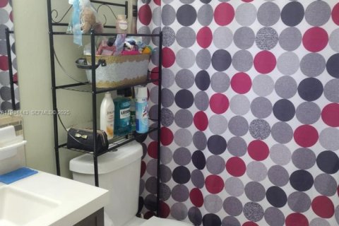 Снять в аренду виллу или дом в Норт-Лодердейл, Флорида 2 спальни, 95.88м2, № 1992565 - фото 6