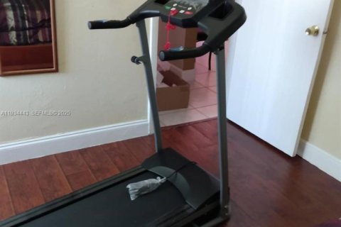 Снять в аренду виллу или дом в Норт-Лодердейл, Флорида 2 спальни, 95.88м2, № 1992565 - фото 5