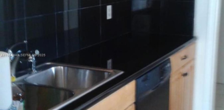 Дом в Норт-Лодердейл, Флорида 2 спальни, 95.88м2 № 1992565