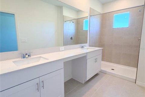 Townhouse in Zephyrhills, Florida 3 bedrooms, 163.51 sq.m. № 2221529 - photo 19