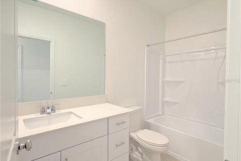 Townhouse in Zephyrhills, Florida 3 bedrooms, 163.51 sq.m. № 2221529 - photo 15