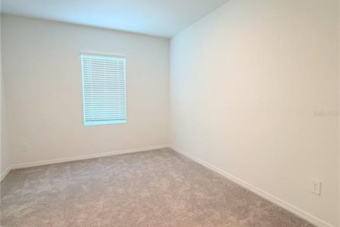 Townhouse in Zephyrhills, Florida 3 bedrooms, 163.51 sq.m. № 2221529 - photo 14