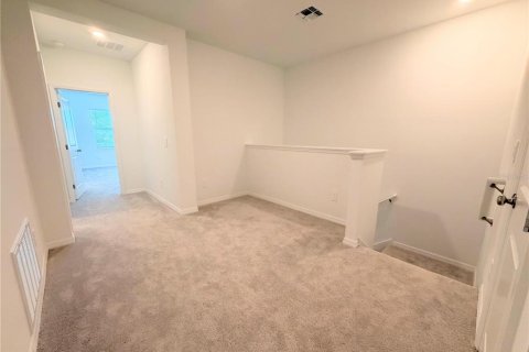 Townhouse in Zephyrhills, Florida 3 bedrooms, 163.51 sq.m. № 2221529 - photo 13