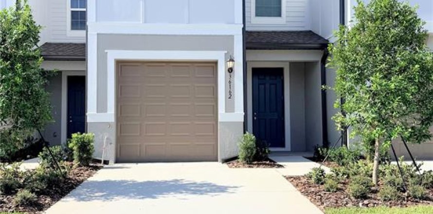 Townhouse in Zephyrhills, Florida 3 bedrooms, 163.51 sq.m. № 2221529