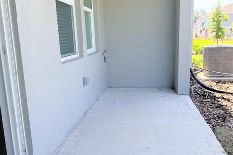Townhouse in Zephyrhills, Florida 3 bedrooms, 163.51 sq.m. № 2221529 - photo 21