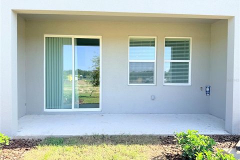 Townhouse in Zephyrhills, Florida 3 bedrooms, 163.51 sq.m. № 2221529 - photo 22