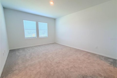 Townhouse in Zephyrhills, Florida 3 bedrooms, 163.51 sq.m. № 2221529 - photo 18