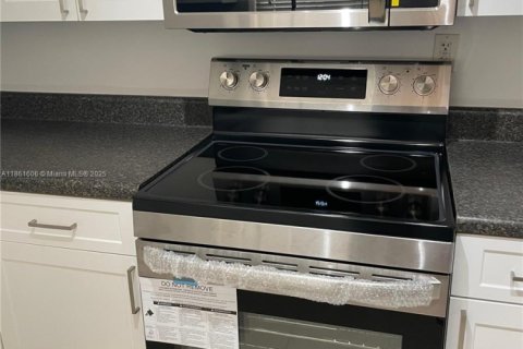 Adosado en venta en Sunrise, Florida, 2 dormitorios, 90.12 m2 № 1892260 - foto 10