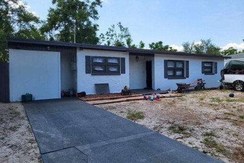 House in Mount Dora, Florida 3 bedrooms, 113.71 sq.m. № 1885274 - photo 1