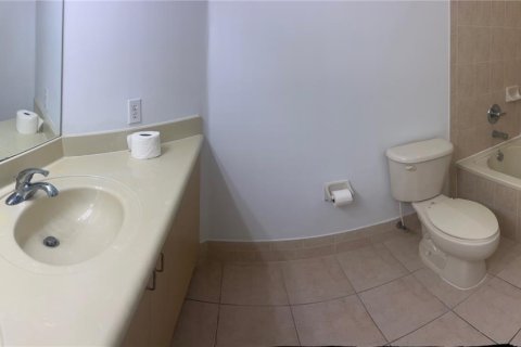 Touwnhouse à louer à Miami, Floride: 3 chambres, 166.57 m2 № 1939033 - photo 19