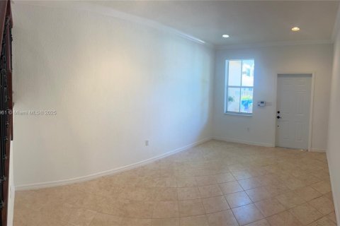 Touwnhouse à louer à Miami, Floride: 3 chambres, 166.57 m2 № 1939033 - photo 7