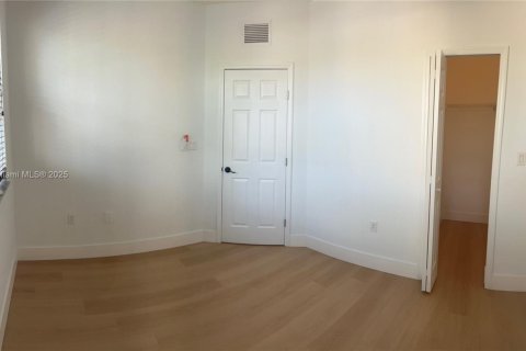 Touwnhouse à louer à Miami, Floride: 3 chambres, 166.57 m2 № 1939033 - photo 22