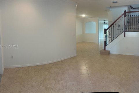 Touwnhouse à louer à Miami, Floride: 3 chambres, 166.57 m2 № 1939033 - photo 10