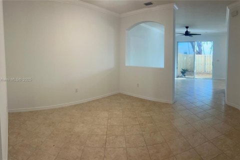 Touwnhouse à louer à Miami, Floride: 3 chambres, 166.57 m2 № 1939033 - photo 8