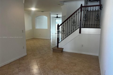 Touwnhouse à louer à Miami, Floride: 3 chambres, 166.57 m2 № 1939033 - photo 11