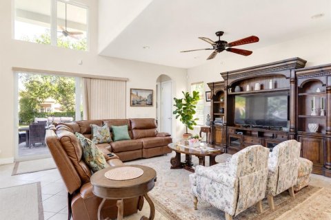 House in Windermere, Florida 6 bedrooms, 586.03 sq.m. № 2210402 - photo 17