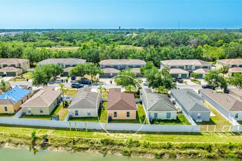 House in Palmetto, Florida 3 bedrooms, 102.19 sq.m. № 1855629 - photo 29