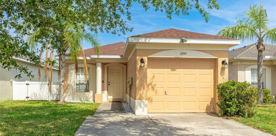 House in Palmetto, Florida 3 bedrooms, 102.19 sq.m. № 1855629