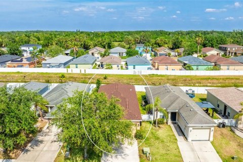 House in Palmetto, Florida 3 bedrooms, 102.19 sq.m. № 1855629 - photo 28