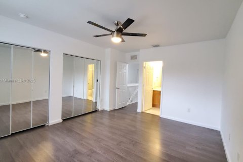 Townhouse in Miramar, Florida 2 bedrooms, 98.1 sq.m. № 1968378 - photo 16