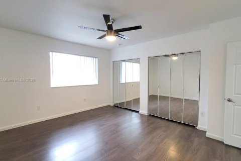 Townhouse in Miramar, Florida 2 bedrooms, 98.1 sq.m. № 1968378 - photo 14