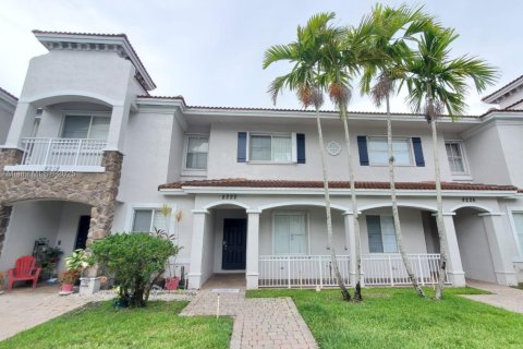 Townhouse in Miramar, Florida 2 bedrooms, 98.1 sq.m. № 1968378