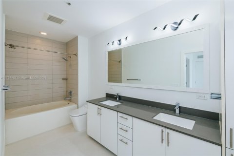 Copropriété à vendre à Miami, Floride: 3 chambres, 176.79 m2 № 1500780 - photo 14