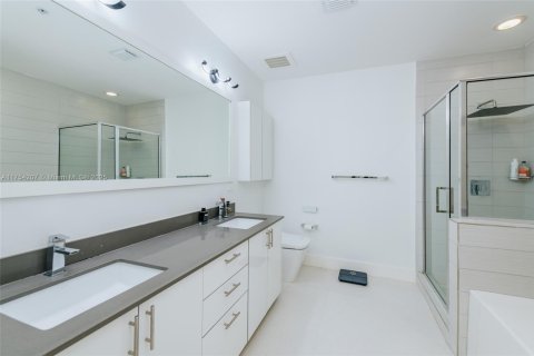 Copropriété à vendre à Miami, Floride: 3 chambres, 176.79 m2 № 1500780 - photo 17